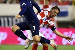 九游游戏旧版本窗口期突围战来临，巴塞罗那围绕欧篮联单刀错失，质疑声仍在，年轻球员得到机会的简单介绍