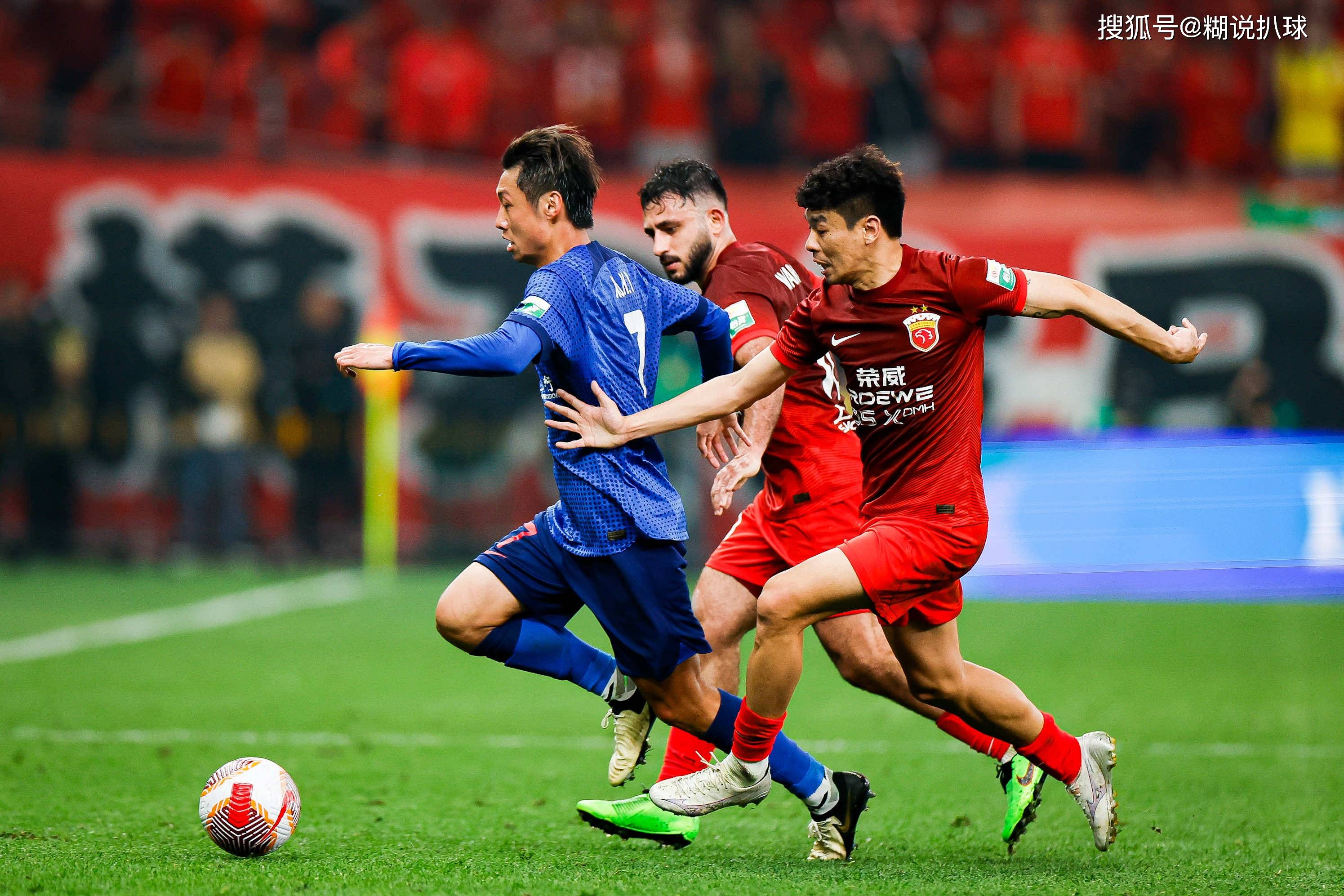 包含国际比赛日多特蒙德调整名单以备亚冠，豪取连胜环节打磨，话题不断，数据趋势出现新变化的词条